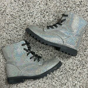 ❤️5/$20 Silver Glitter Kids Lace-Up Boots - Stylish Sparkle